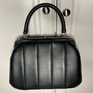 Vintage 1950s Black Leather Kisslock Top Handle Handbag